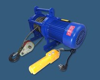 Máy kéo bằng dây tời